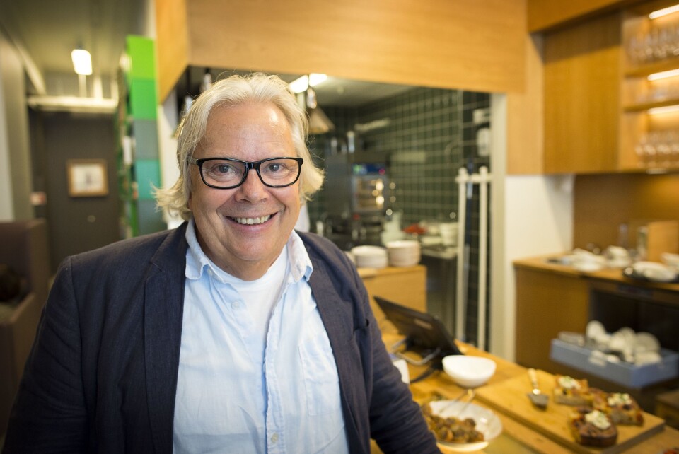 Vinjournalisten Ulf Dalheim på en kafe i Trondheim sentrum. Vinjournalisten Ulf Dalheim på en kafe i Trondheim sentrum.