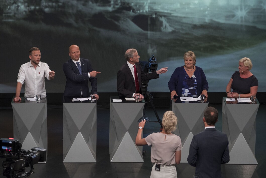 Partilederdebatt i Arendal mandag kveld, fra venstre: Audun Lysbakken, SV, Trygve Slagsvold Vedum, Sp, Jonas Gahr Støre, Ap, Erna Solberg, Høyre, og Siv Jensen, Frp. Partilederdebatt i Arendal mandag kveld, fra venstre: Audun Lysbakken, SV, Trygve Slagsvold Vedum, Sp, Jonas Gahr Støre, Ap, Erna Solberg, Høyre, og Siv Jensen, Frp.
