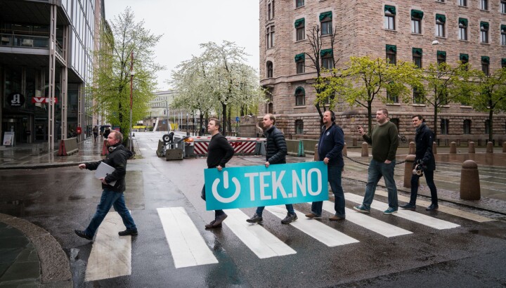 Slik så det ut da Tek-gjengen krysset Apotekergata før sommeren for å flytte inn hos VG i Akersgata.