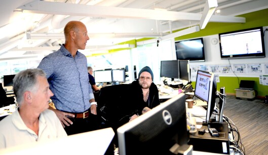 På desken i Arendal som alle andre lokalaviser henger det nå store skjermer på veggen - hvor det viktigste nå er antall solgte abonnement. På desken i Arendal som alle andre lokalaviser henger det nå store skjermer på veggen - hvor det viktigste nå er antall solgte abonnement.