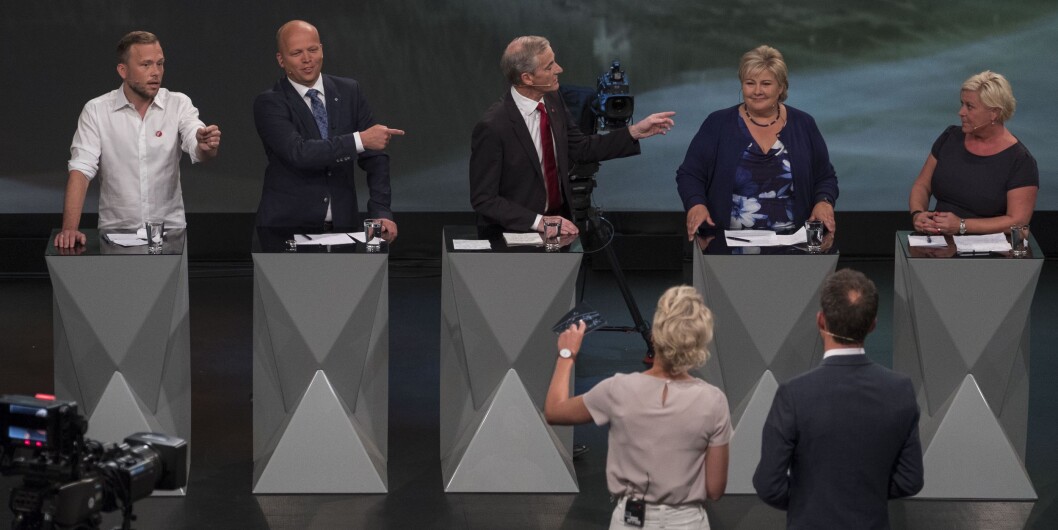 Partilederdebatt i Arendal mandag kveld. Fra venstre: Audun Lysbakken, SV, Trygve Slagsvold Vedum, Sp, Jonas Gahr Støre, Ap, Erna Solberg, Høyre, og Siv Jensen, Frp, under partilederdebatten i Arendal kultur- og rådhus mandag kveld. Partilederdebatt i Arendal mandag kveld. Fra venstre: Audun Lysbakken, SV, Trygve Slagsvold Vedum, Sp, Jonas Gahr Støre, Ap, Erna Solberg, Høyre, og Siv Jensen, Frp, under partilederdebatten i Arendal kultur- og rådhus mandag kveld.