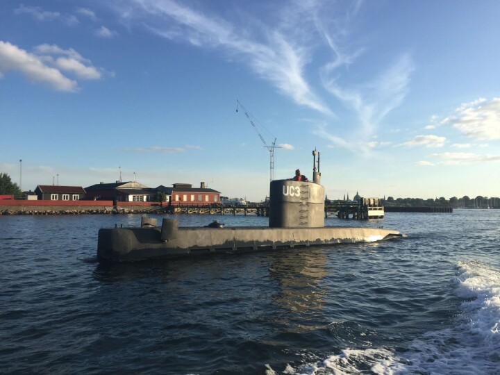 10. august ble dette bildet av den hjemmebygde ubåten UC3 Nautilus tatt i Københavns havn. Eieren av ubåten, oppfinner Peter Madsen, er siden drapssiktet, etter hans passasjer - en svensk kvinne - natten til fredag ble meldt savnet.