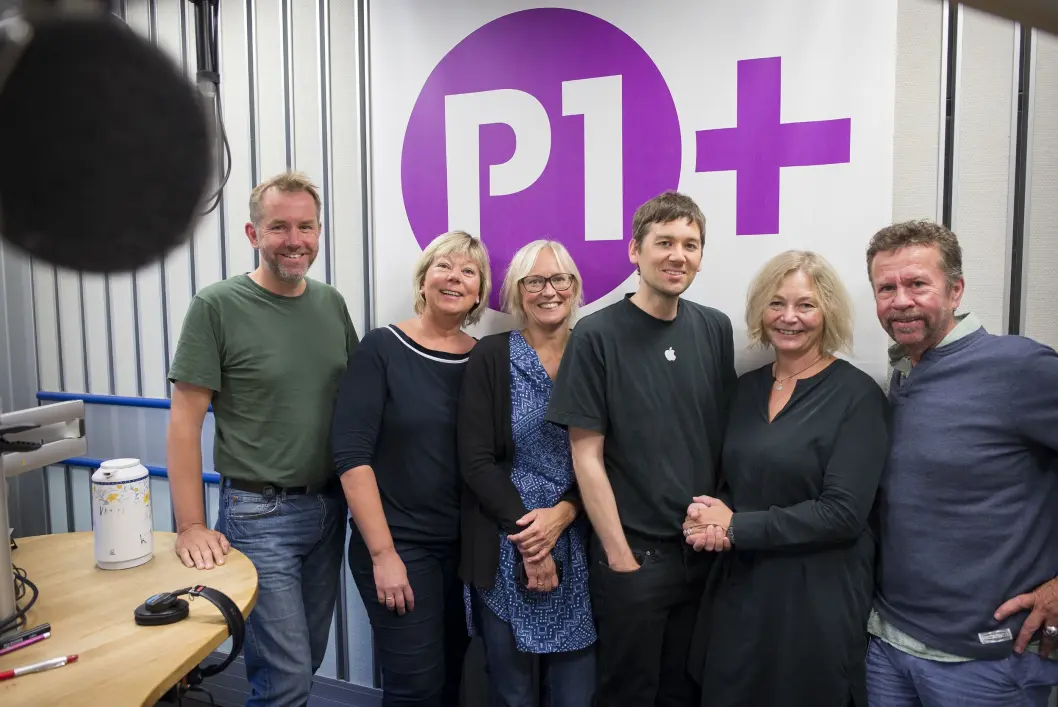 NRK P1+ sitt studio på Tyholt i Trondheim med deler av redaksjonen. Fra venstre: Henning Olstad, Inger Helga Skinlo, Eli Bergman, Eivind Motland, Line Gevelt Andersen og Ståle Tonning. NRK P1+ sitt studio på Tyholt i Trondheim med deler av redaksjonen. Fra venstre: Henning Olstad, Inger Helga Skinlo, Eli Bergman, Eivind Motland, Line Gevelt Andersen og Ståle Tonning.