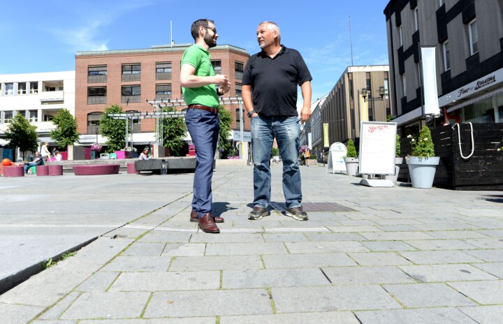 Neste år kan TA over tronen som Telemarks største avis. Hvis det skjer, må Ove Mellingen gå til fots fra Bergen til Skien