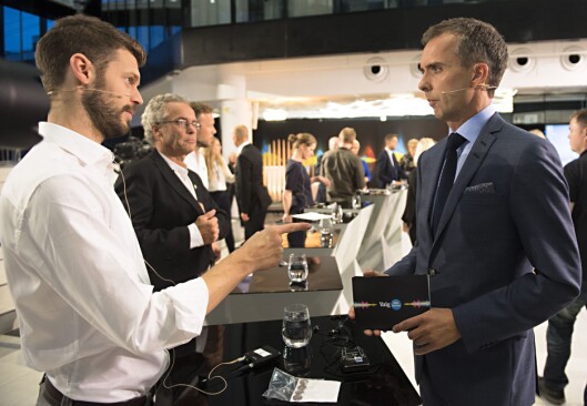 Rødt-leder Bjørnar Moxnes og NRKs programleder Jarle Roheim Håkonsen. Rødt-leder Bjørnar Moxnes og NRKs programleder Jarle Roheim Håkonsen.