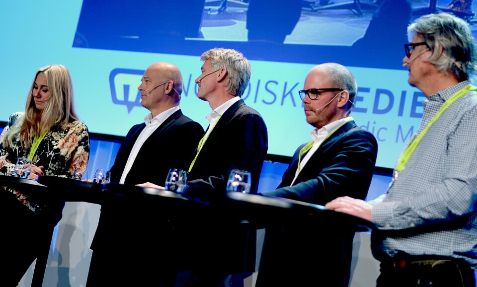 TV-toppmøtet 2017 på Nordiske Mediedager, fra venstre: Tine Austvoll Jensen (Discovery), Thor Gjermund Eriksen (NRK), Olav Sandnes (TV 2), Gard Steiro (VG) og Morten Aass (MTG).
