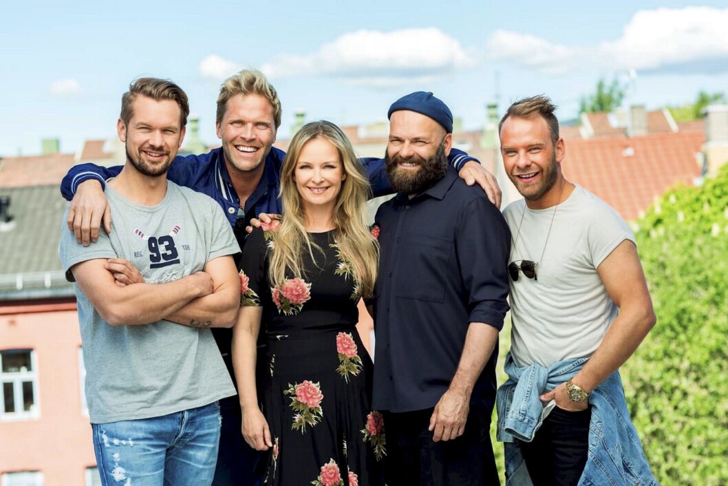 Dette laget tok «Norske rotehjem»-programleder Synnøve Skarbø med seg rundt i Norge: F.v. Rune Haraldsen (snekker), Thomas Steen (interiørdesigner), John André Hanøy (interiørdesigner), Mads Molvik (interiørdesigner). Dette laget tok «Norske rotehjem»-programleder Synnøve Skarbø med seg rundt i Norge: F.v. Rune Haraldsen (snekker), Thomas Steen (interiørdesigner), John André Hanøy (interiørdesigner), Mads Molvik (interiørdesigner).