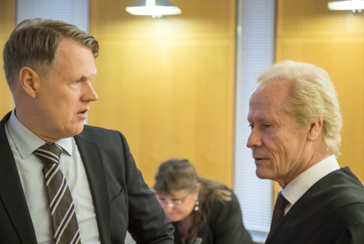 Hjernekirurg Per Kristian Eide og hans advokat Per Danielsen i Oslo tingrett våren 2017, før rettssaken mot TV 2.
