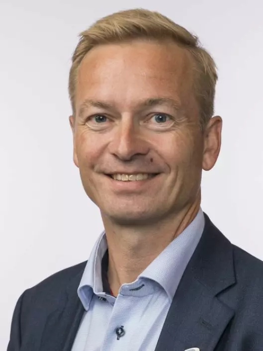 Helge Orten (H) er leder i Transport- og kommunikasjonskomiteen på Stortinget.