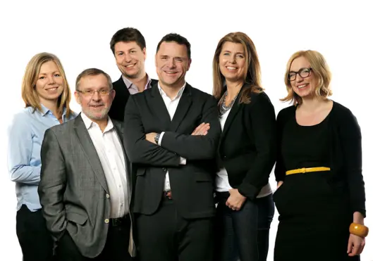 Aftenpostens redaktørkollegium vinteren 2014. Siden har Eirik Winsnes kommet til, og Tone Tveøy Strøm-Gundersen har erstattet Håkon Borud. Aftenpostens redaktørkollegium vinteren 2014. Siden har Eirik Winsnes kommet til, og Tone Tveøy Strøm-Gundersen har erstattet Håkon Borud.