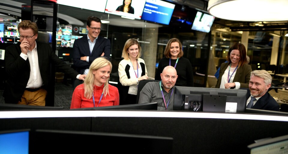 TV 2-ledelsen beøskte den nye nyhetsdesken i Bergen ved siste gjennomkjøring i november 2017. TV 2-ledelsen beøskte den nye nyhetsdesken i Bergen ved siste gjennomkjøring i november 2017.
