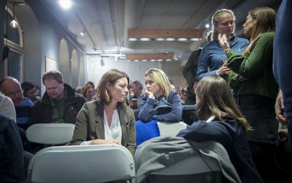 Kort tid etter at MeToo «tok av» i Norge, var det debatt om mediebransjen og seksuell trakassering i Oslo sentrum. Kort tid etter at MeToo «tok av» i Norge, var det debatt om mediebransjen og seksuell trakassering i Oslo sentrum.