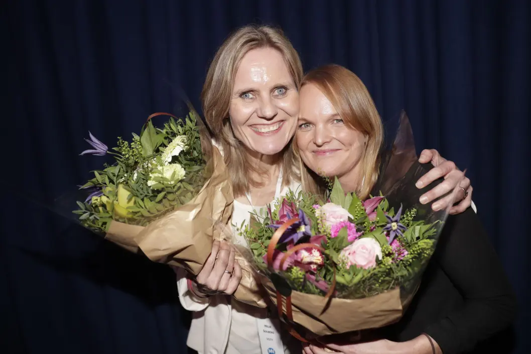 FIKK PRIS: Helje Solberg (t.v.) og Jorun Berntsen. FIKK PRIS: Helje Solberg (t.v.) og Jorun Berntsen.