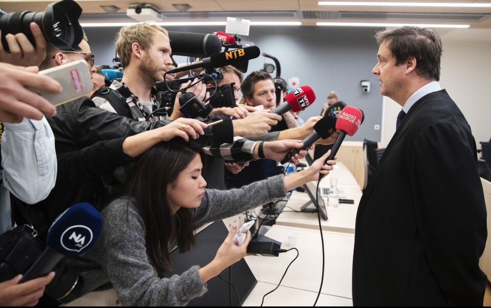 Advokat John Christian Elden møter ofte pressen - her i forbindelse med Eirik Jensen-saken. Advokat John Christian Elden møter ofte pressen - her i forbindelse med Eirik Jensen-saken.