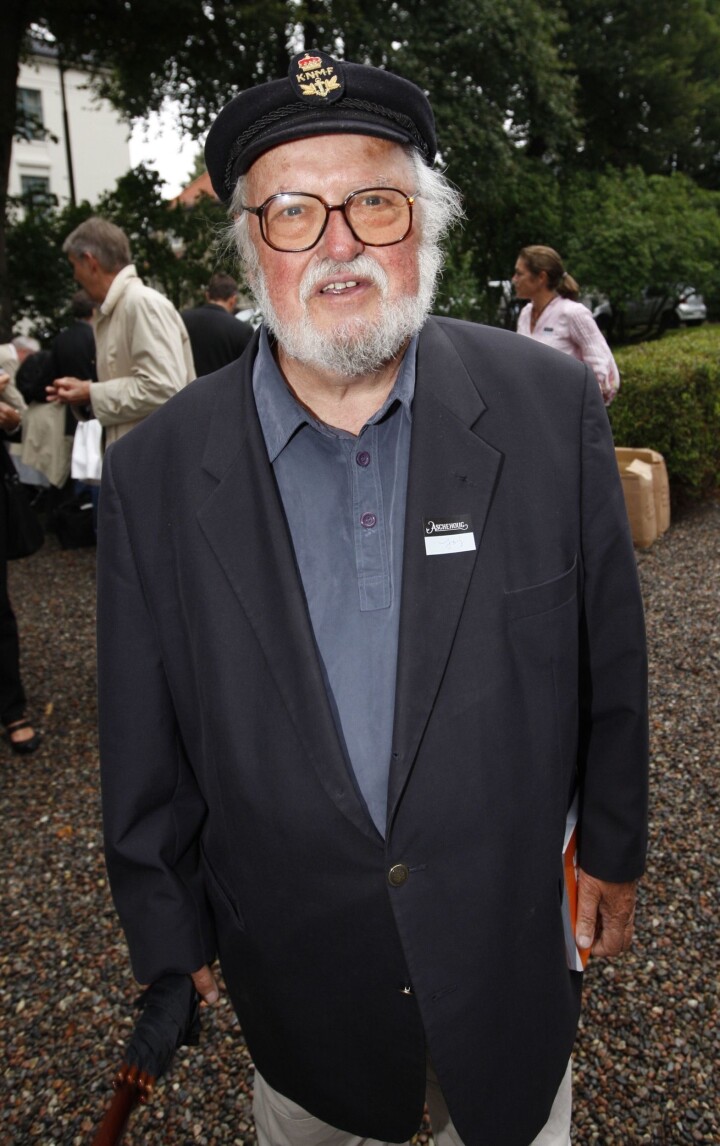 Jahn Otto Johansen på Aschehougs tradisjonsrike hagefest i Oslo, sommeren 2007.