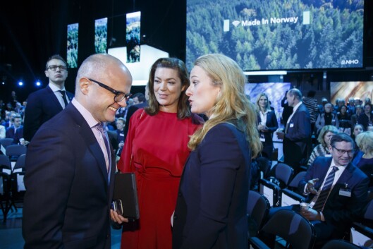 Fra venstre: Klima- og miljøminister Vidar Helgesen, administrerende direktør i NHO, Kristin Skogen Lund og arbeidsminister Anniken Hauglie på NHO årskonferanse i 2017. Fra venstre: Klima- og miljøminister Vidar Helgesen, administrerende direktør i NHO, Kristin Skogen Lund og arbeidsminister Anniken Hauglie på NHO årskonferanse i 2017.