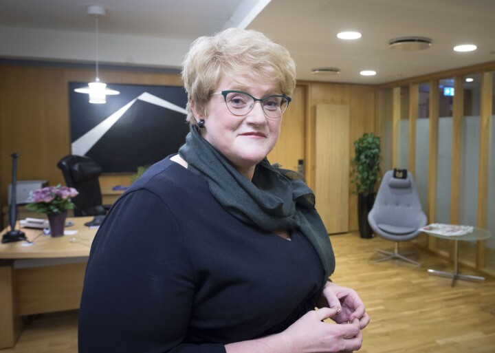 Kulturminister Trine Skei Grande (V) ba NRK redegjøre for det nye distriktstilbudet på TV. Dette fikk hun til svar