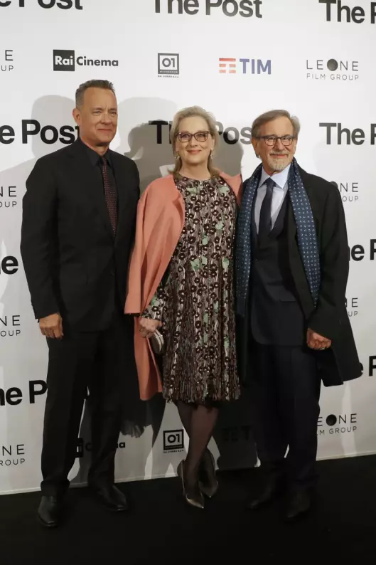 Tom Hanks, Meryl Streep og Steven Spielberg sammen på den røde løperen foran premieren på The Post i Italia.