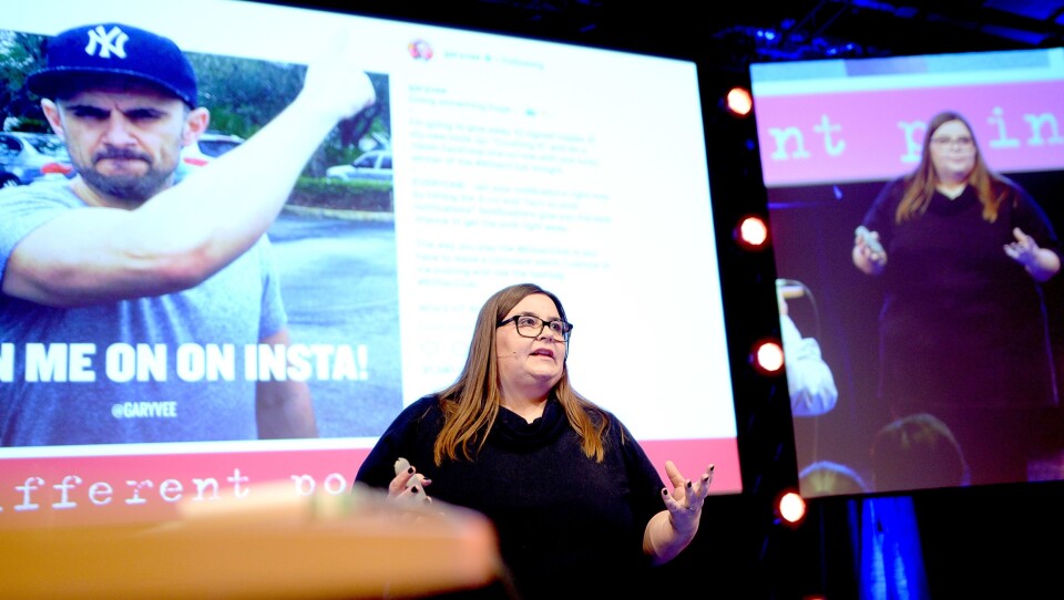 Ikke gjør som Gary Vaynerchuk, mener Astrid Valen-Utvik: Det holder ikke å be folk «se innlegg først» - du må gjøre deg fortjent til oppmerksomheten. Ikke gjør som Gary Vaynerchuk, mener Astrid Valen-Utvik: Det holder ikke å be folk «se innlegg først» - du må gjøre deg fortjent til oppmerksomheten.