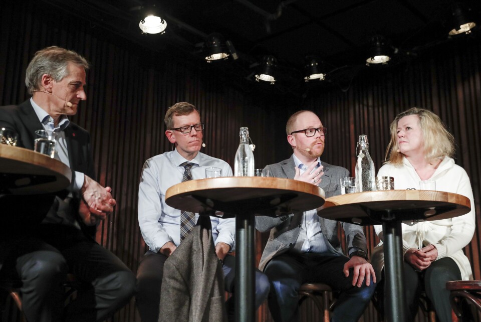 Fra venstre: Ap-leder Jonas Gahr Støre, politisk redaktør Kjetil Bragli Alstadheim i Dagens Næringsliv, VG-sjef Gard Steiro og nyhetsredaktør Tone Tveøy Strøm-Gundersen i Aftenposten under en åpen debatt om medienes dekning av #metoo-sakene i de politiske partiene i Kulturhuset i Oslo onsdag kveld. Fra venstre: Ap-leder Jonas Gahr Støre, politisk redaktør Kjetil Bragli Alstadheim i Dagens Næringsliv, VG-sjef Gard Steiro og nyhetsredaktør Tone Tveøy Strøm-Gundersen i Aftenposten under en åpen debatt om medienes dekning av #metoo-sakene i de politiske partiene i Kulturhuset i Oslo onsdag kveld.
