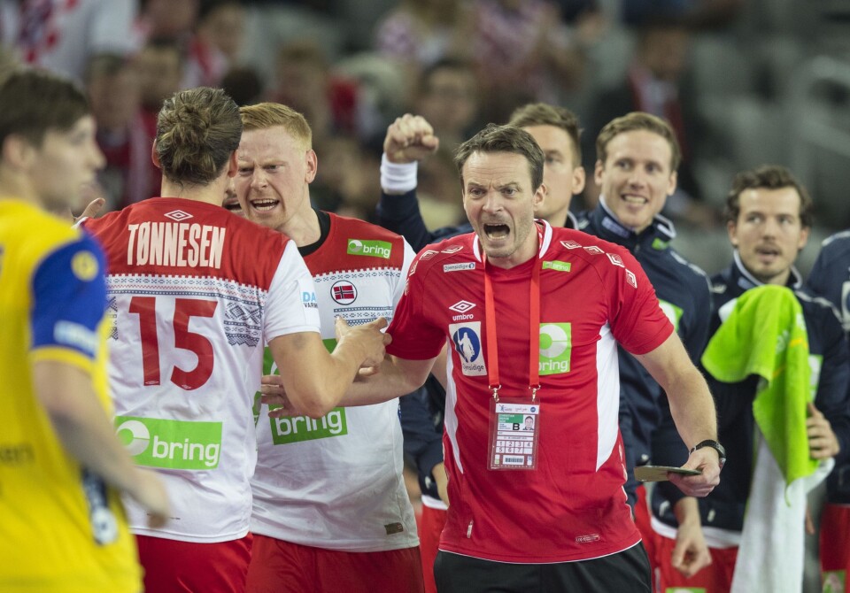 Landslagsjef Christian Berge under kampen mellom Sverige og Norge (25-28) i Arena Zagreb. Landslagsjef Christian Berge under kampen mellom Sverige og Norge (25-28) i Arena Zagreb.
