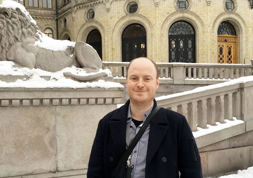 Sivert Rossing er ansatt som politisk journalist i Nationen. Sivert Rossing er ansatt som politisk journalist i Nationen.