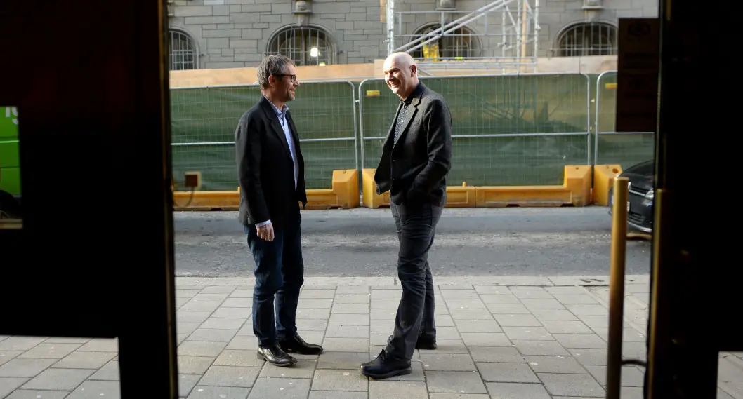 Fagsjef Geir Engen i Mediebedriftenes Landsforening og administrerende direktør Jan Morten Drange i ANFO er enige om en ting: Norske annonsører bør stenge døren for falske nyheter og svindelnettsteder. Fagsjef Geir Engen i Mediebedriftenes Landsforening og administrerende direktør Jan Morten Drange i ANFO er enige om en ting: Norske annonsører bør stenge døren for falske nyheter og svindelnettsteder.