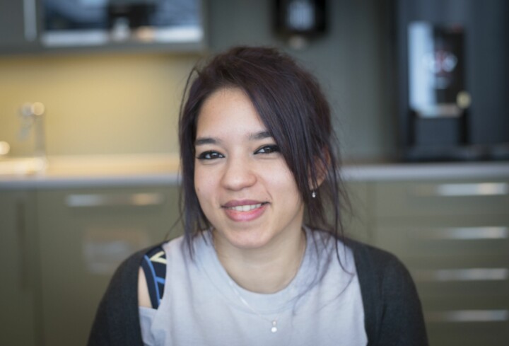 Reem Alatasi (25) fra Syria drømmer om å bli journalist på fulltid. Nå skriver hun for lokalavisen Innherred i Levanger og Verdal i Trøndelag.