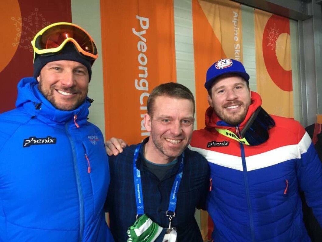 Scanpix-fotograf Cornelius Poppe, flankert av alpinheltene Aksel Lund Svindal (t.v.) og Kjetil Jansrud. Scanpix-fotograf Cornelius Poppe, flankert av alpinheltene Aksel Lund Svindal (t.v.) og Kjetil Jansrud.