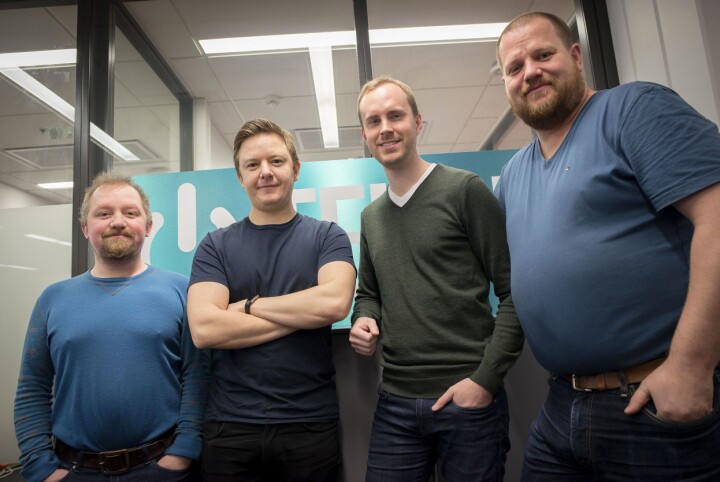 Tek.no-redaksjonen fra venstre: Vegar Jansen, Niklas Plikk, Anders Smedsrud og Ole Henrik Johansen. Finn Jarle Kvalheim og Stein Jarle Olsen var ikke tilstede da bildet ble tatt.
