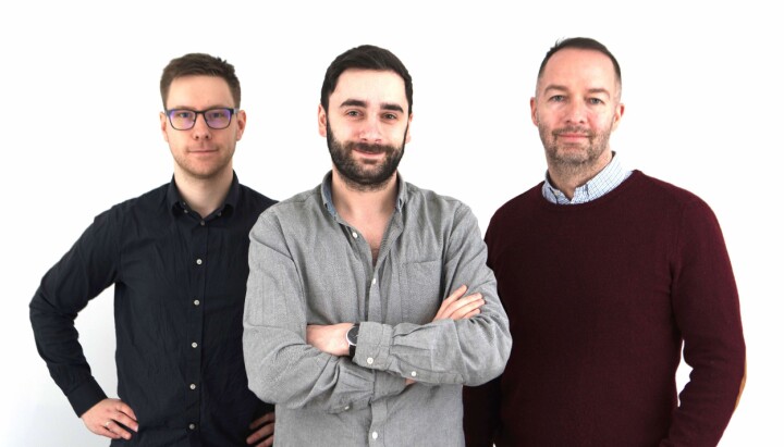 Lynx Publishing AS skal levere publiseringsløsningen ved samme navn til små og mellomstore aviser. Fra venstre Markus André Jensen, Stephen Fenne og Geir Are Jensen.