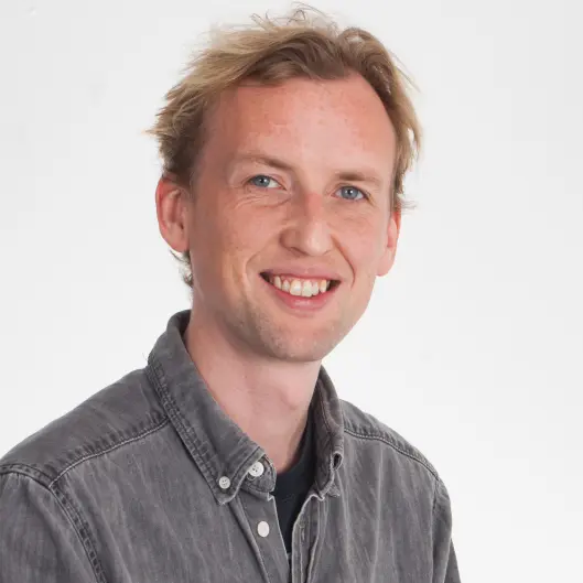 Fredrik Dyrnes Svendsen går til Amedia. Fredrik Dyrnes Svendsen går til Amedia.