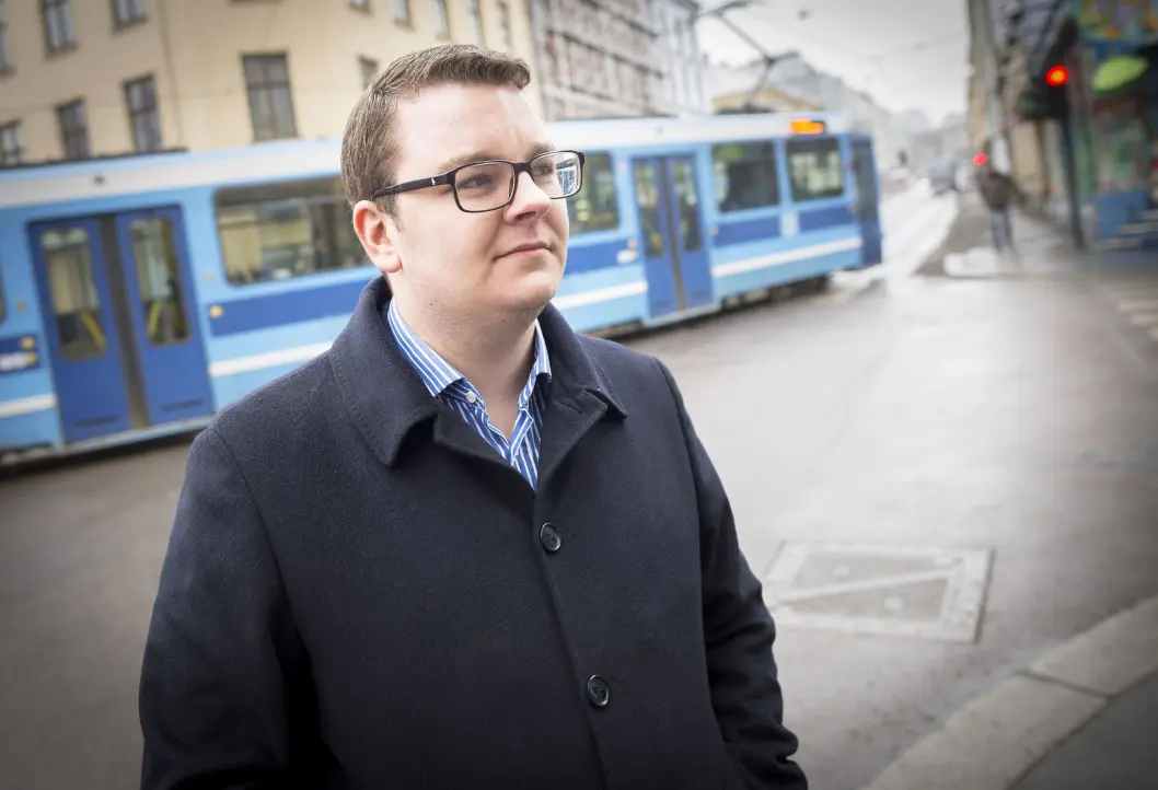 Espen Teigen (25), arbeidsledig i hovedstaden etter å ha blitt skjøvet ut av regjeringen. Espen Teigen (25), arbeidsledig i hovedstaden etter å ha blitt skjøvet ut av regjeringen.