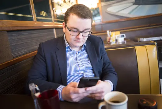 Mange prøver å få tak i Espen Teigen etter at han gikk ut av regjering. Mange prøver å få tak i Espen Teigen etter at han gikk ut av regjering.