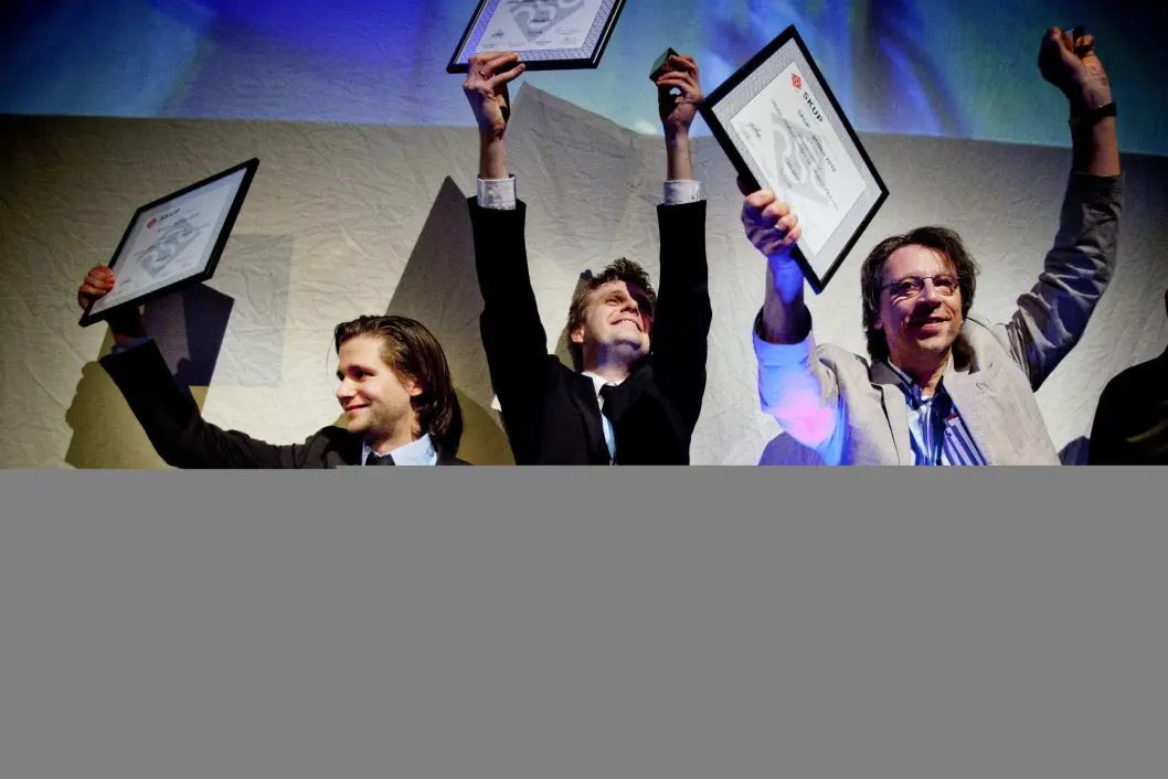 SIST I 2011: Steinar Figved, Robin Idland Krüger og Asbjørn Øyhovden i TV2-Nyhetene fikk SKUP-prisen 2010 for SIST I 2011: Steinar Figved, Robin Idland Krüger og Asbjørn Øyhovden i TV2-Nyhetene fikk SKUP-prisen 2010 for