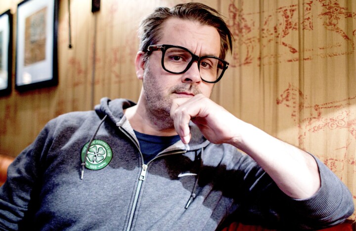 Vi møter programleder Thomas Seltzer i NRK til denne utgaven av Helgepraten.