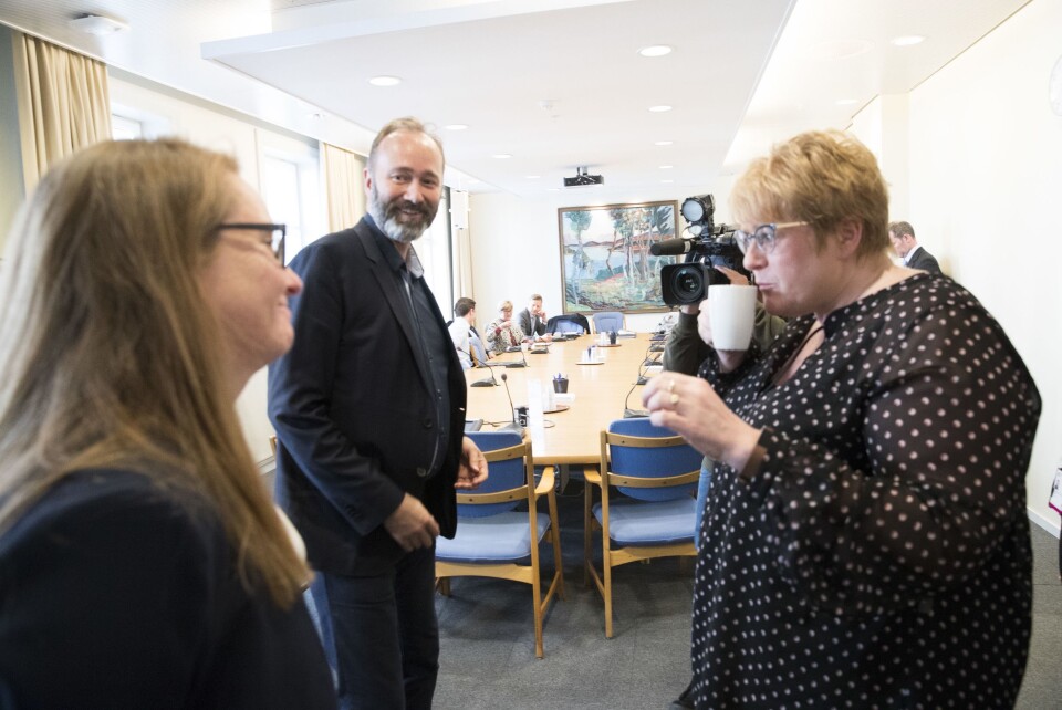Trond Giske (i midten) kom tilbake til politikken for noen uker siden, nå som mediepolitisk talsperson i Arbeiderpartiet. Trond Giske (i midten) kom tilbake til politikken for noen uker siden, nå som mediepolitisk talsperson i Arbeiderpartiet.