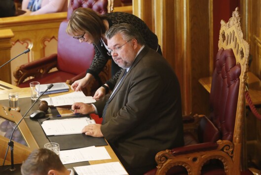 Morten Wold (FrP) sitter på stortingspresidentstolen under en trontaledebatt i Stortinget i fjor. Morten Wold (FrP) sitter på stortingspresidentstolen under en trontaledebatt i Stortinget i fjor.