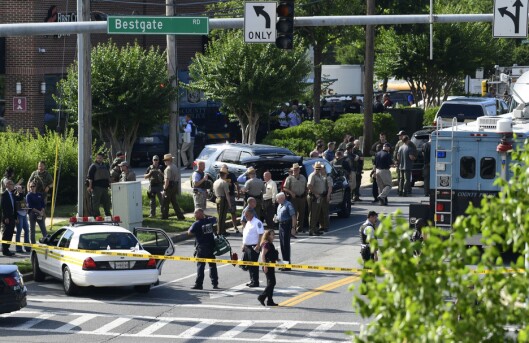 Politiet sikrer stedet rundt avisen Capital Gazette i Annapolis. Politiet sikrer stedet rundt avisen Capital Gazette i Annapolis.