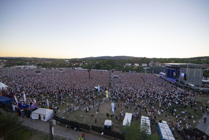 Verdensstjernen Eminem holdt konsert foran 55.000 fans på Voldsløkka i Oslo, men fotografene fikk ikke slippe inn.