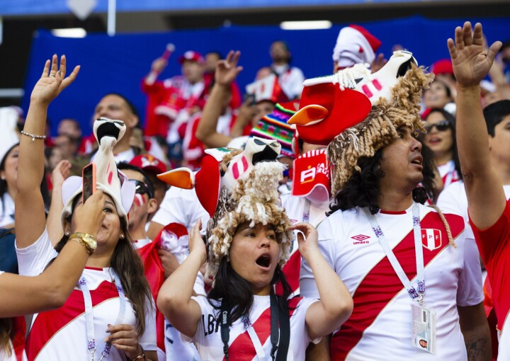 Peru - Danmark (0-1). Perus supportere før VM-kampen i fotball mellom Peru og Danmark på Mordovia Arena. Illustrasjonsfoto