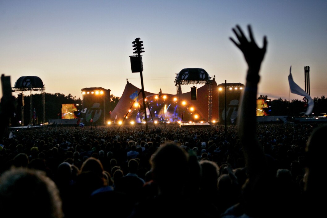 Musikkgruppen Guns N' Roses snur om fotoforbud. Her fra da de spilte på dRoskildefestivalen i 2006. Musikkgruppen Guns N' Roses snur om fotoforbud. Her fra da de spilte på dRoskildefestivalen i 2006.