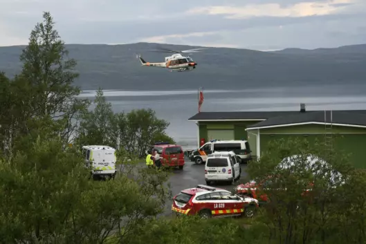 En nordmann omkom, og en ble lettere skadd da et gyrokopter styrtet ved Kilpisjärvi i Finland lørdag ettermiddag.