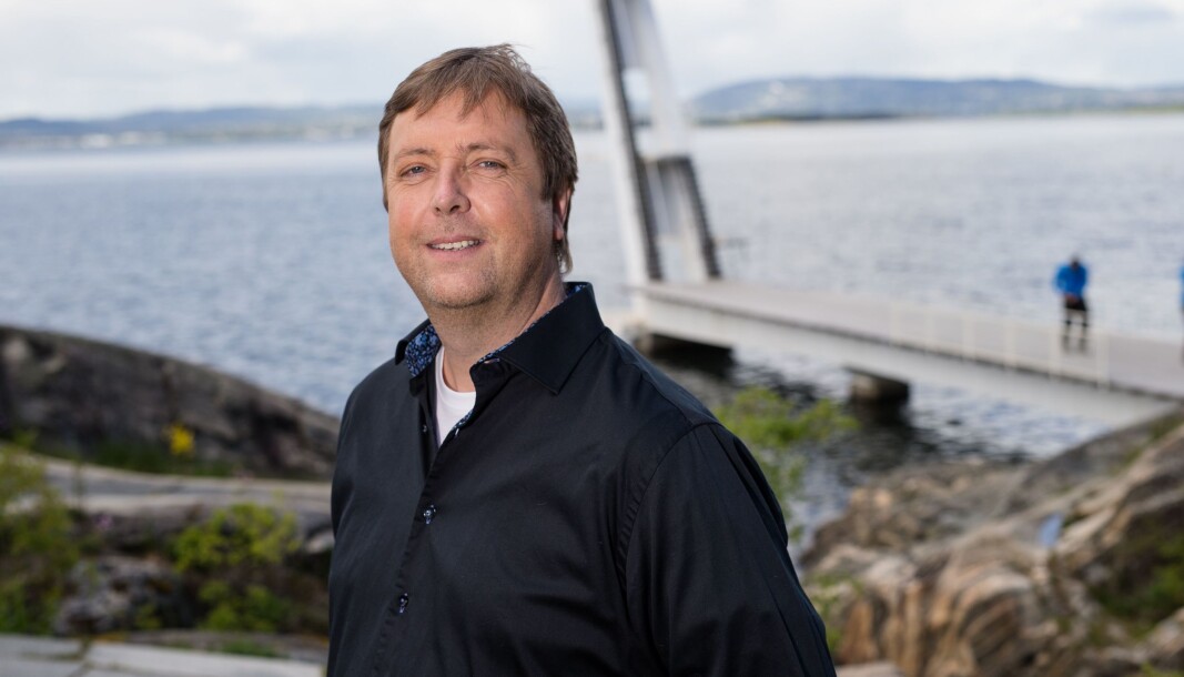 Tore Strømøy er kjent fra NRK og «Tore på sporet», men har også drevet avisen Frøya.no. Nå selger han seg ut. Foto: Audun Braastad / NTB Scanpix Tore Strømøy er kjent fra NRK og «Tore på sporet», men har også drevet avisen Frøya.no. Nå selger han seg ut. Foto: Audun Braastad / NTB Scanpix