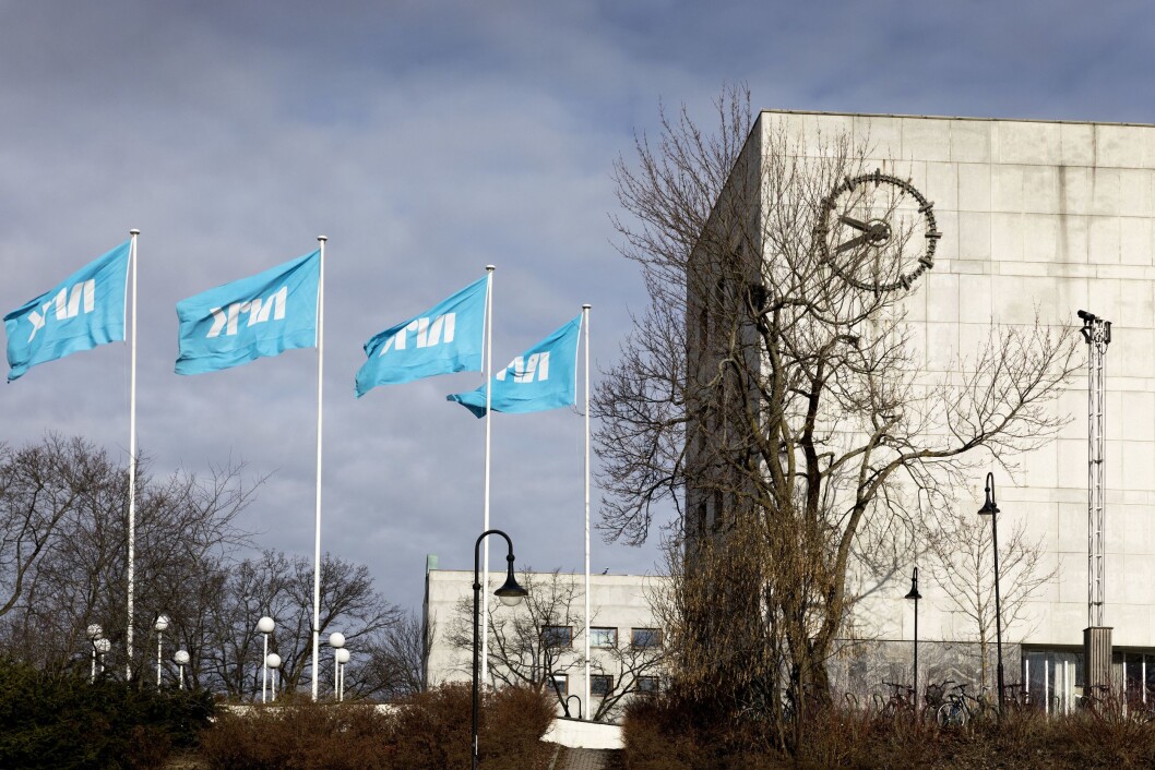 De sentralt ansatte NRK-journalistene har i snitt 35.000 kroner mer i året enn sine lokalt ansatte kollegaer. De sentralt ansatte NRK-journalistene har i snitt 35.000 kroner mer i året enn sine lokalt ansatte kollegaer.