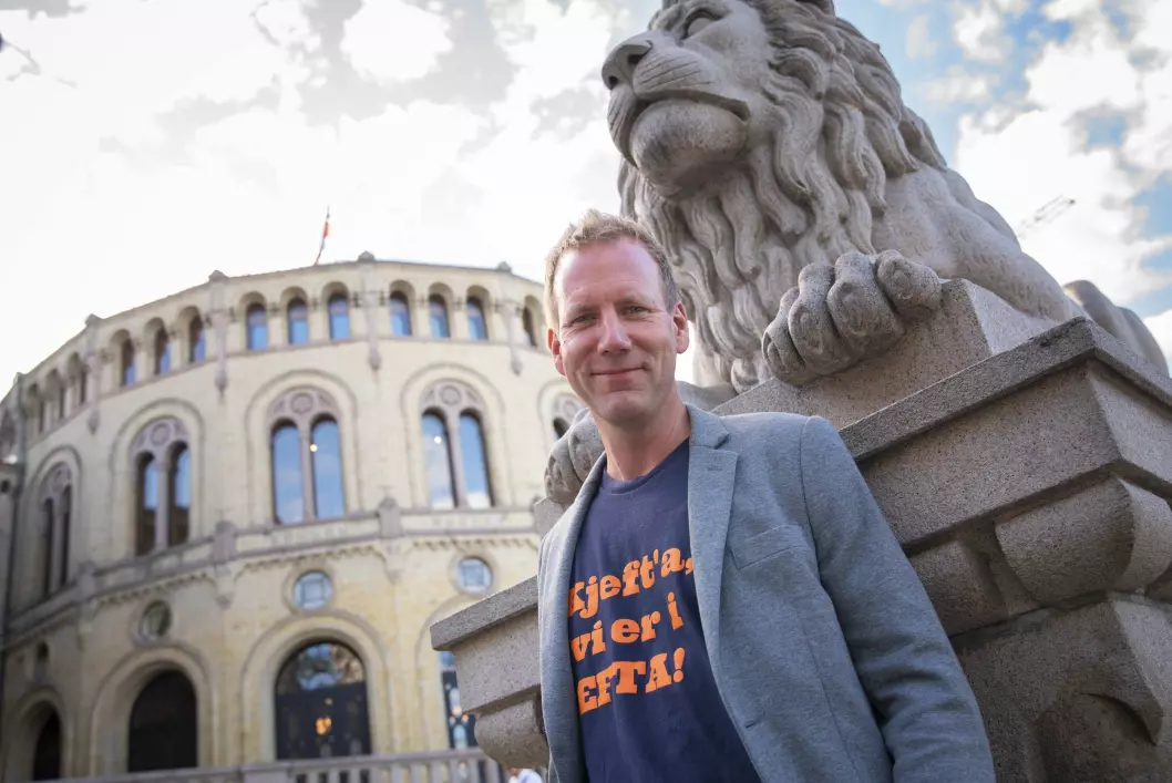 Politisk ekspert og satiriker Eirik Bergesen varr programleder for «All Makt».