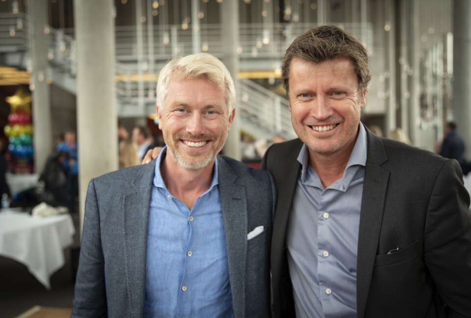 TV 2-sjef Olav T. Sandnes og programdirektør Trygve Rønningenkan glede seg over gode Sumo-tall. TV 2-sjef Olav T. Sandnes og programdirektør Trygve Rønningenkan glede seg over gode Sumo-tall.