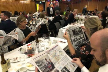 115 gjester bladde seg gjennom den helt ferske bryllupsavisa til desserten i Trellevik og Salos bryllup. 115 gjester bladde seg gjennom den helt ferske bryllupsavisa til desserten i Trellevik og Salos bryllup.