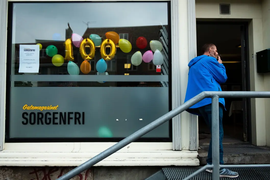 Sorgenfri feirer sitt hundrede nummer i lokalene i Trondheim sentrum sist lørdag. Sorgenfri feirer sitt hundrede nummer i lokalene i Trondheim sentrum sist lørdag.
