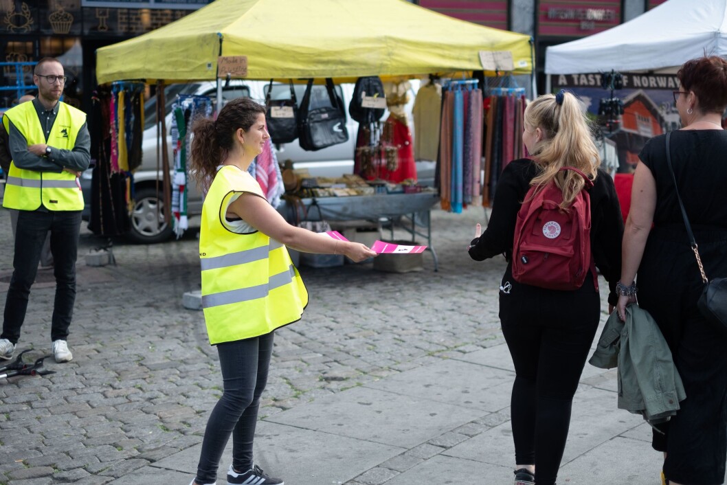 Silje Nordseth, klipper for NRK-serien Heimebane, og organisert i Norsk filmforbund demonstrerer på Youngstorget. Silje Nordseth, klipper for NRK-serien Heimebane, og organisert i Norsk filmforbund demonstrerer på Youngstorget.